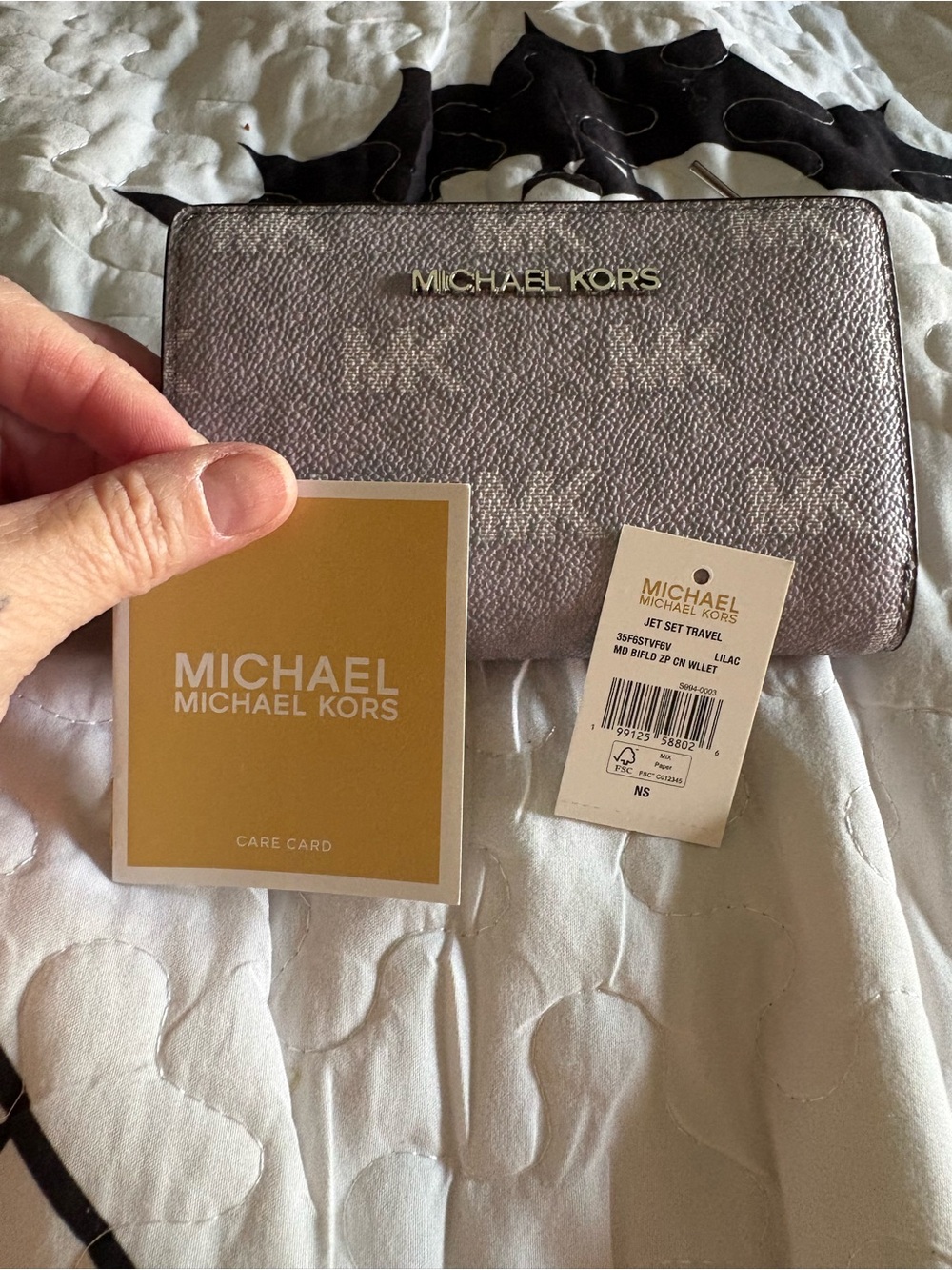 Michael Kors likac Pebbled Zip Wallet